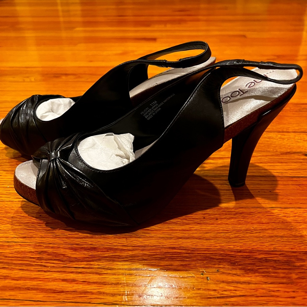 ME TOO FELICITY SLINGBACKS